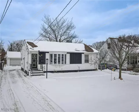 6022 Hardin Dr, Brook Park, OH 44142