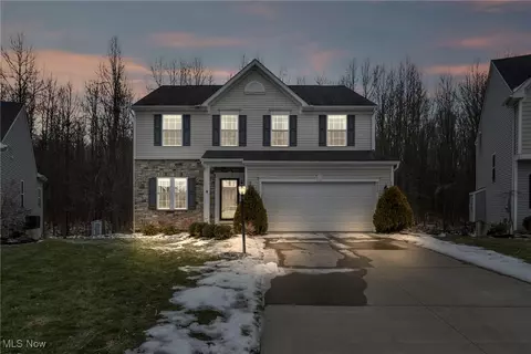 9012 Fallen Timber Trl, North Ridgeville, OH 44039