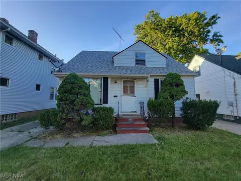 17801 Grovewood Ave, Cleveland, OH 44119