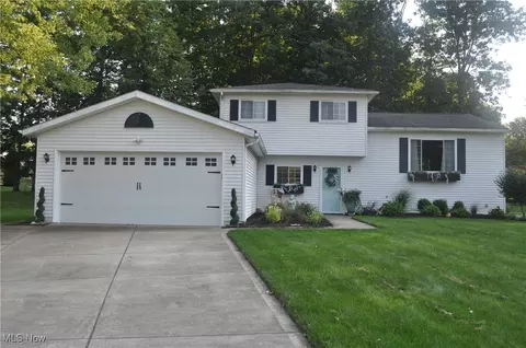 1733 Timber Ct, Twinsburg, OH 44087