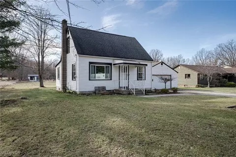 2964 Rockefeller Rd, Willoughby Hills, OH 44092