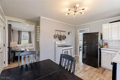 Kitchen - 2964 Rockefeller Rd, Willoughby Hills, OH 44092 photo 1 of 2