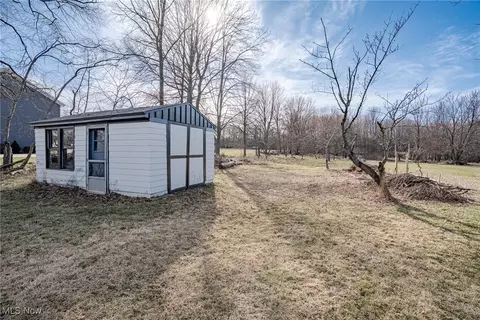 Exterior - 2964 Rockefeller Rd, Willoughby Hills, OH 44092 photo 4 of 5