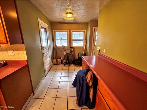 Entry Way - 10375 Williams Rd, Diamond, OH 44412 photo 1 of 1