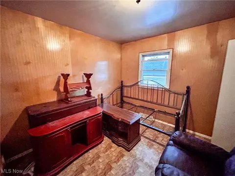 Bedroom - 10375 Williams Rd, Diamond, OH 44412 photo 2 of 5