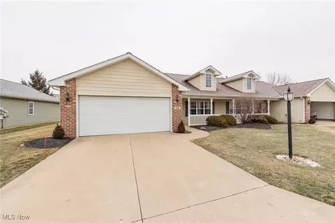118 Ashfield Ct, Elyria, OH 44035 photo 2