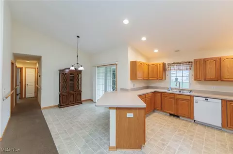 118 Ashfield Ct, Elyria, OH 44035 photo 8