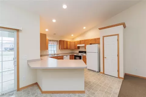 118 Ashfield Ct, Elyria, OH 44035 photo 9