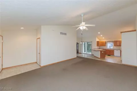 118 Ashfield Ct, Elyria, OH 44035 photo 4