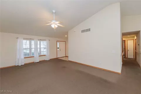 118 Ashfield Ct, Elyria, OH 44035 photo 3