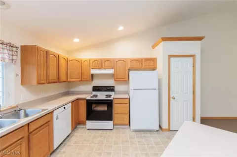 118 Ashfield Ct, Elyria, OH 44035 photo 16