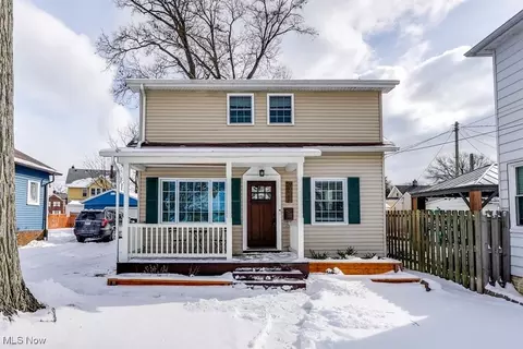 2245 Emily Ave, Lakewood, OH 44107