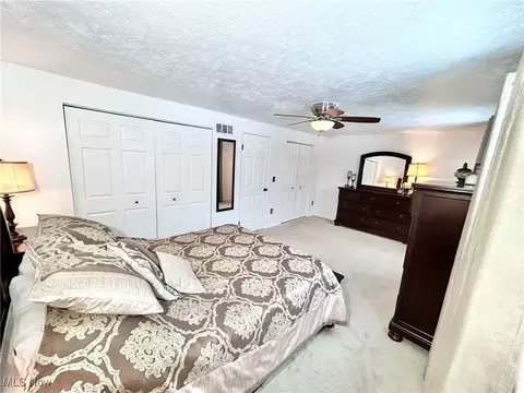 Bedroom - 7383 Willow Run Dr, Mentor, OH 44060 photo 4 of 6