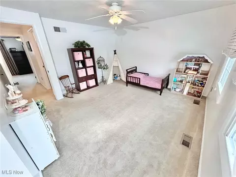 Bedroom - 7383 Willow Run Dr, Mentor, OH 44060 photo 5 of 6
