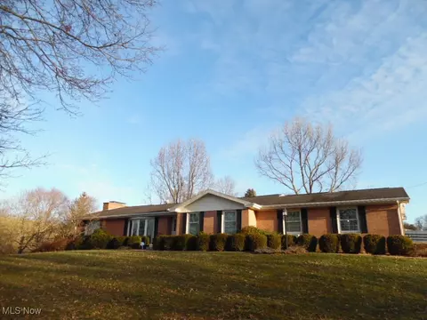 4250 Sr 26, Marietta, OH 45750