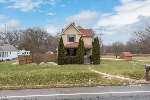 Exterior - 2893 W River Rd N, Elyria, OH 44035 photo 2 of 9