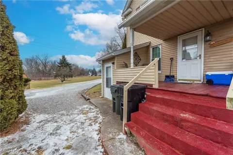 Exterior - 2893 W River Rd N, Elyria, OH 44035 photo 4 of 9