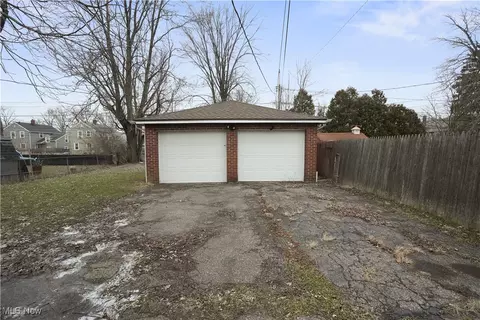 Exterior - 469 11th St, Elyria, OH 44035 photo 2 of 2