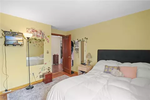Bedroom - 469 11th St, Elyria, OH 44035 photo 2 of 6