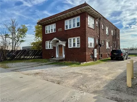 1628 E Market St, Akron, OH 44305
