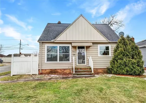 2803 Stanfield Dr, Parma, OH 44134