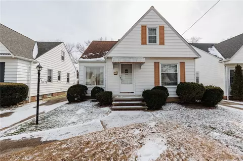 8217 Kenton Ave, Parma, OH 44129