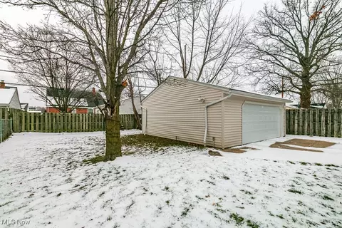 276 E 329th St, Willowick, OH 44095 photo 28