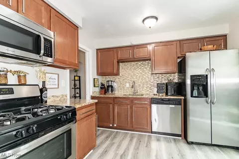 276 E 329th St, Willowick, OH 44095 photo 16