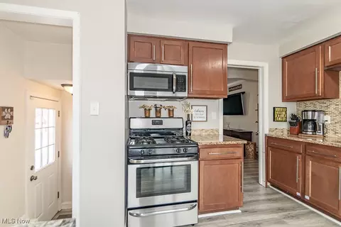 276 E 329th St, Willowick, OH 44095 photo 18