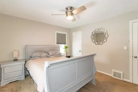 276 E 329th St, Willowick, OH 44095 photo 8
