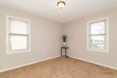 276 E 329th St, Willowick, OH 44095 photo 10