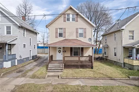 563 Nash St, Akron, OH 44306