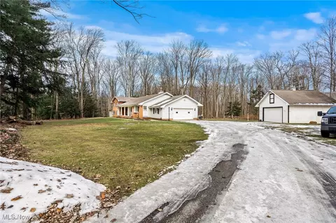 8175 Viewmount Dr, Concord, OH 44077