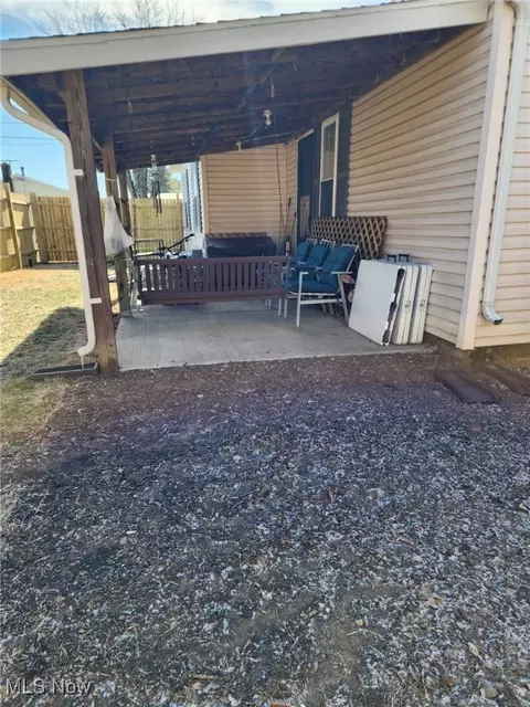 196 Purdy St, Killbuck, OH 44637 photo 4