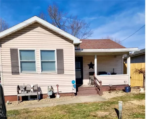 196 Purdy St, Killbuck, OH 44637