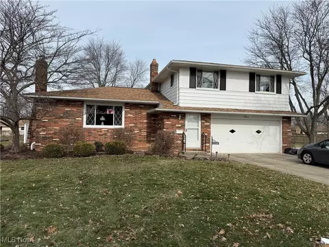 13540 Indian Creek Dr, Middleburg Heights, OH 44130