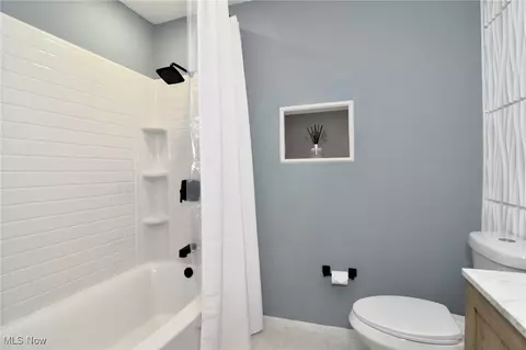 Bath - 6418 Melshore Dr, Mentor, OH 44060 photo 2 of 4