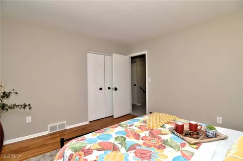 Bedroom - 6418 Melshore Dr, Mentor, OH 44060 photo 1 of 7