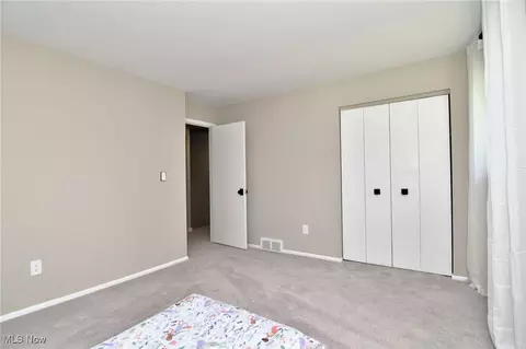 Bedroom - 6418 Melshore Dr, Mentor, OH 44060 photo 7 of 7