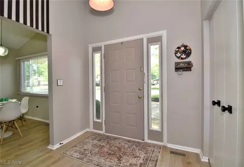 Entry Way - 6418 Melshore Dr, Mentor, OH 44060 photo 1 of 3