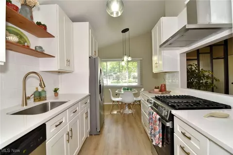 Kitchen - 6418 Melshore Dr, Mentor, OH 44060 photo 1 of 4