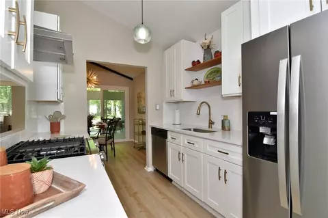 Kitchen - 6418 Melshore Dr, Mentor, OH 44060 photo 2 of 4