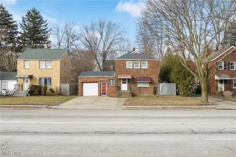 293 Robinson Ave, Barberton, OH 44203