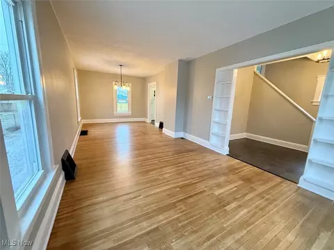 Living - 128 Cornell Ave, Elyria, OH 44035 photo 7 of 10