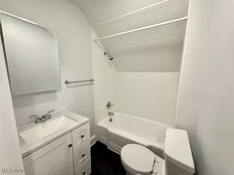 Bath - 128 Cornell Ave, Elyria, OH 44035 photo 2 of 9