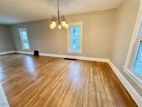 Living - 128 Cornell Ave, Elyria, OH 44035 photo 1 of 10