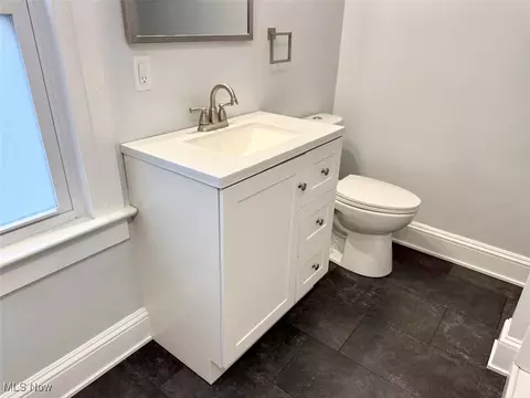 Bath - 128 Cornell Ave, Elyria, OH 44035 photo 7 of 9