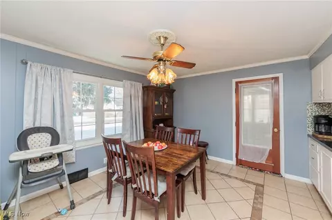 17 E Chestnut St, Norwalk, OH 44857 photo 9