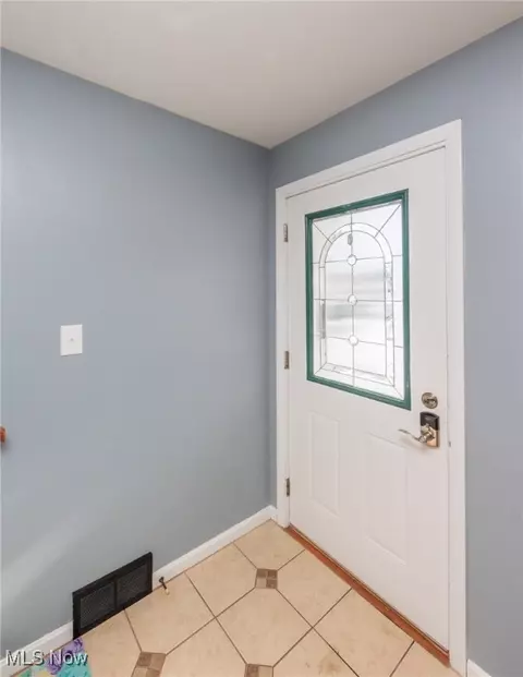 17 E Chestnut St, Norwalk, OH 44857 photo 4