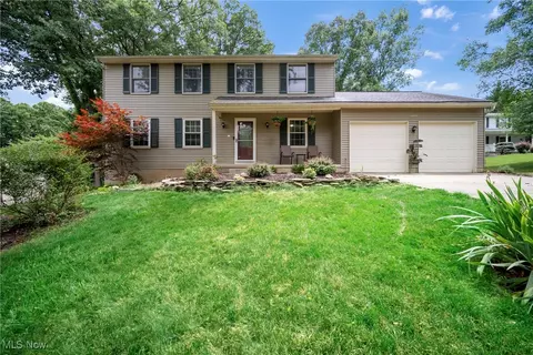 10235 Log Cabin Ct, Brecksville, OH 44141